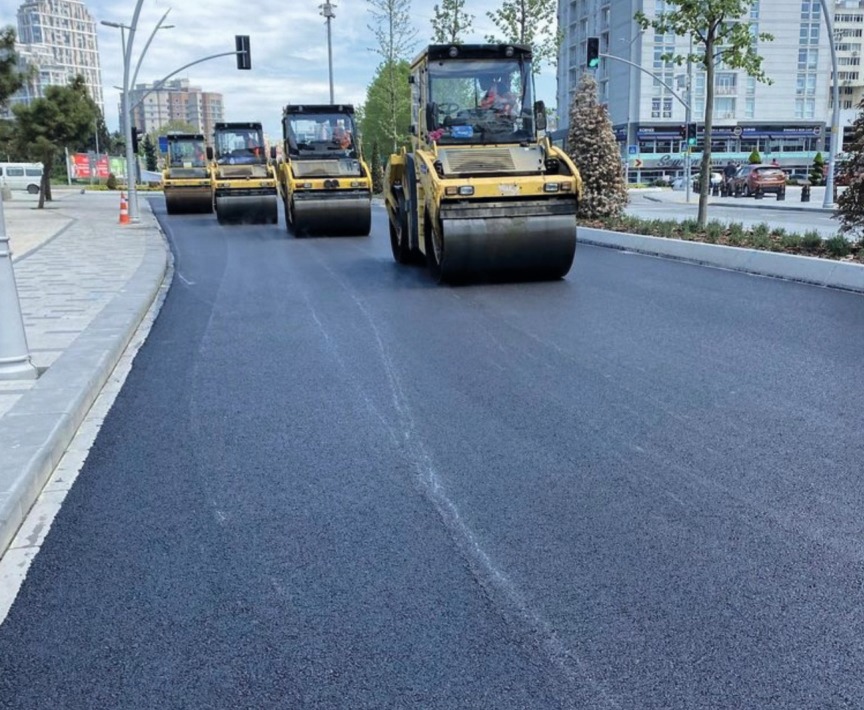 İstanbul’da silindirle sıkıştırma çalışması